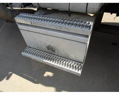 Peterbilt 379 Tool Box