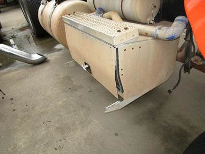 Peterbilt 386 Right Tool Box