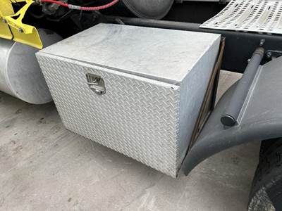 Volvo VNL Tool Box