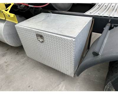 Volvo VNL Tool Box