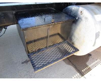 WhiteGMC WIA AREO SERIES Tool Box