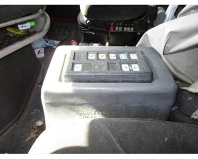 Used Automatic Shifter for Fuller RTO16910B-DM3 Transmission in Volvo VNL