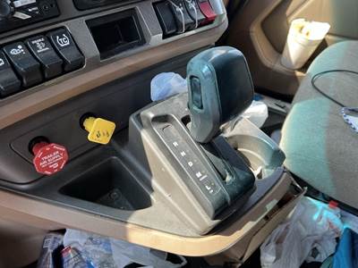 Paccar T680 Transmission Part for a Kenworth T680