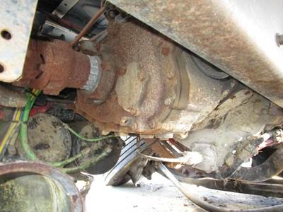 Fuller FR15210B Transmission for a Freightliner CASCADIA 125