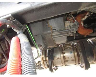 Fuller RTLO16913A Transmission for a Peterbilt 579