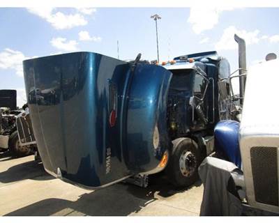 Fuller RTLO16913A Transmission for a Peterbilt 386