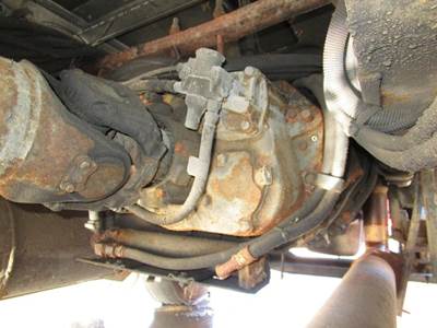 Fuller RTLO18918B Transmission for a Peterbilt 387