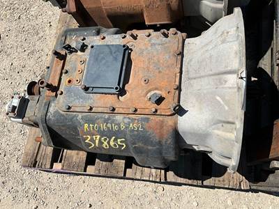 Fuller RTO16910B-AS2 Transmission for a Freightliner ST120