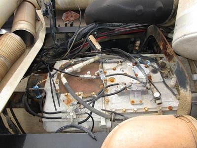 Mack T-313LR Transmission for a Mack CHU613