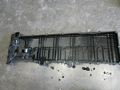 Detroit DD15 Valve Cover