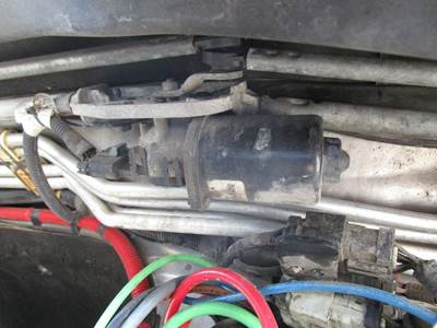 Freightliner Cascadia Windshield Wiper Motor for a Freightliner CASCADIA 125