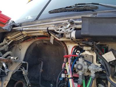 Freightliner Cascadia Windshield Wiper Motor for a Freightliner CASCADIA 125