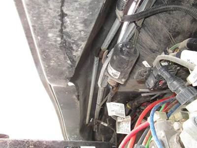 Freightliner Cascadia Windshield Wiper Motor for a Freightliner CASCADIA 113BBC