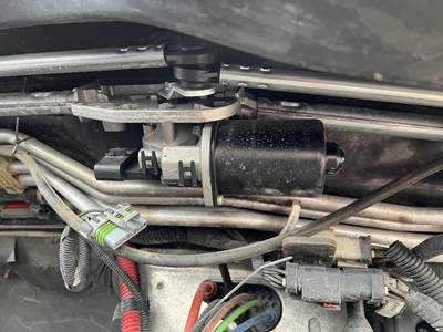 Freightliner Cascadia Windshield Wiper Motor for a Freightliner CASCADIA 125