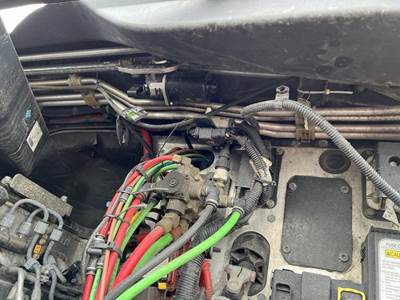 Freightliner Cascadia Windshield Wiper Motor for a Freightliner CASCADIA 125