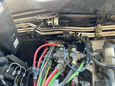 Freightliner Cascadia Windshield Wiper Motor for a Freightliner CASCADIA 125