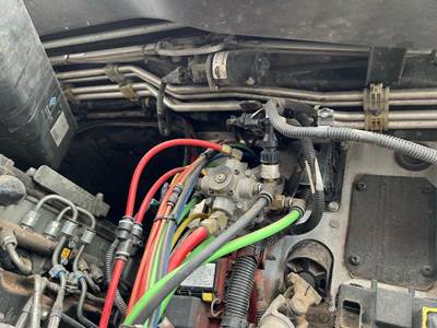 Freightliner Cascadia Windshield Wiper Motor for a Freightliner CASCADIA 125