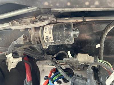 Freightliner Cascadia Windshield Wiper Motor for a Freightliner CASCADIA 125