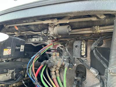 Freightliner Cascadia Windshield Wiper Motor for a Freightliner CASCADIA 126