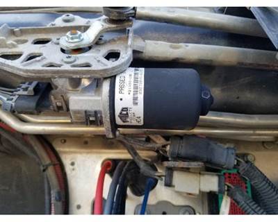 Freightliner Cascadia Windshield Wiper Motor for a Freightliner CASCADIA 125