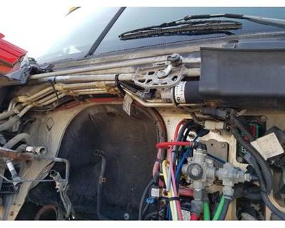 Freightliner Cascadia Windshield Wiper Motor for a Freightliner CASCADIA 125