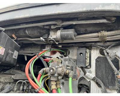 Freightliner Cascadia Windshield Wiper Motor for a Freightliner CASCADIA 126