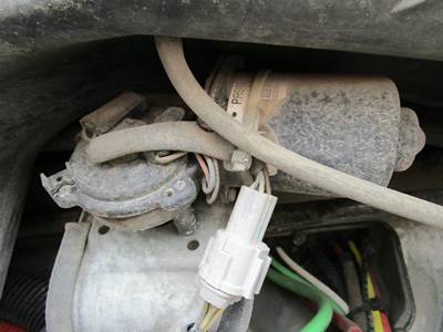 Freightliner Columbia Windshield Wiper Motor for a Freightliner COLUMBIA 120