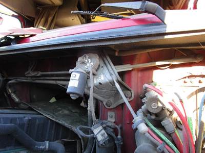 Volvo VNL Windshield Wiper Motor