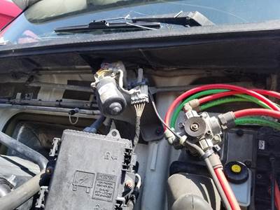 Volvo VNL Windshield Wiper Motor