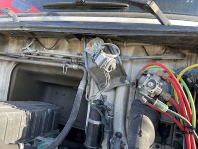 Volvo VNL Windshield Wiper Motor