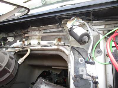 Volvo VNL Windshield Wiper Motor