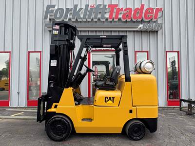 2016 Caterpillar GC45KSWB Cushion Tire Forklift - Sideshifter