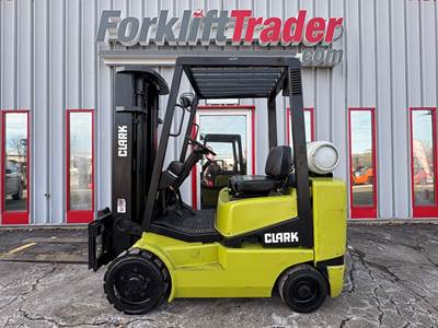 CLARK CGC25 CUSHION TIRE 5000LB FORKLIFT WITH SIDE SHIFT AND NEW ENGINE