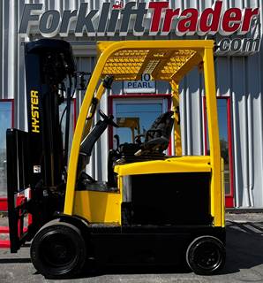 2013 HYSTER E55XN-33 ELECTRIC 5500LB CUSHION TIRE FORKLIFT WITH QUAD STAGE MAST