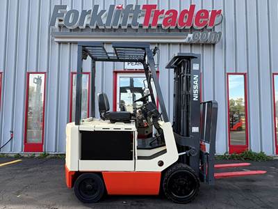 Nissan CWP02L25S Cushion Tire Forklift - Sideshifter