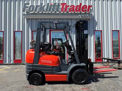1998 Toyota 42-6FGCU20 Cushion Tire Forklift - Sideshifter