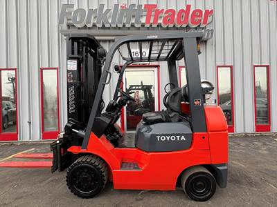 2006 Toyota 7FGCU25 Cushion Tire Forklift - Sideshifting Fork Positioner