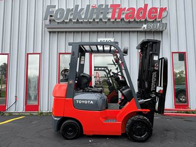 2007 Toyota 7FGCU25 Cushion Tire Forklift - Sideshifter