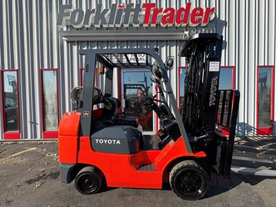 2005 TOYOTA 7FGCU30 CUSHION TIRE 6000LB FORKLIFT WITH SIDE SHIFT
