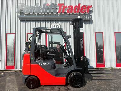 2016 Toyota 8FGCU25 Cushion Tire Forklift - Sideshifting Fork Positioner