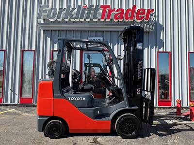 2015 Toyota 8FGCU30 Cushion Tire Forklift - Sideshifter