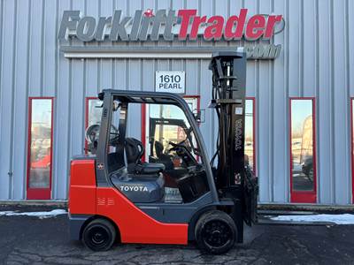 2010 Toyota 8FGCU32 Cushion Tire Forklift - Sideshifting Fork Positioner