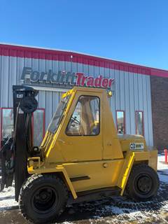 Caterpillar V150 Pneumatic Tire 15000Lb Forklift - Sideshifter