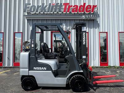 2010 Nissan MAPL02A25LV Pneumatic Tire Forklift - Sideshifter