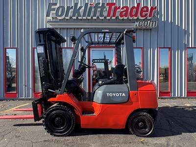 2001 TOYOTA 7FGU25 SOLID PNEUMATIC TIRE 5000LB FORKLIFT