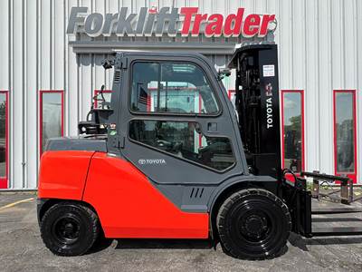 2020 Toyota 8FG45U Pneumatic Tire Forklift - Sideshifting Fork Positioner