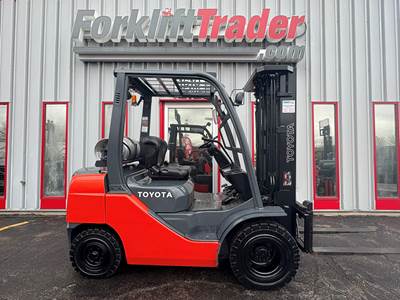 2019 Toyota 8FGU25 Pneumatic Tire Forklift - Sideshifter