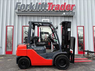 2015 Toyota 8FGU25 Pneumatic Tire Forklift - Sideshifter
