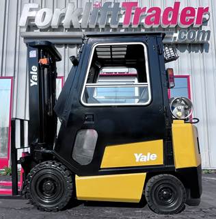2001 LOW HOUR YALE GLP040AF 4000LB SOLID PNEUMATIC FORKLIFT WITH FULL CAB