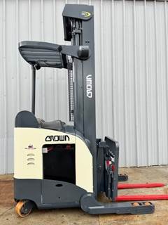 RECONDITIONED CROWN RD5725-30 DOUBLE REACH 3000LB FORKLIFT